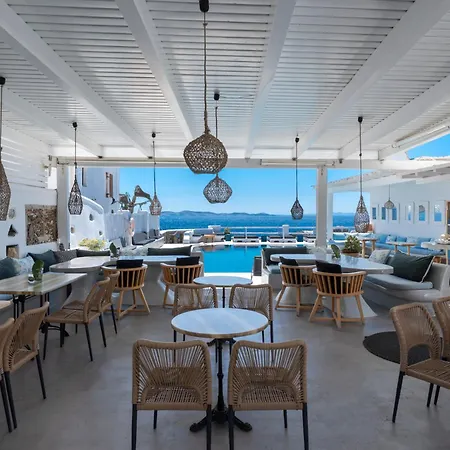 Aparthotel Flaskos Luxury Suites