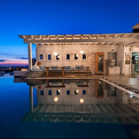 Flaskos Luxury Suites