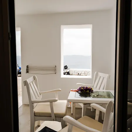 Flaskos Luxury Suites 4* Agios Stefanos (Mykonos)