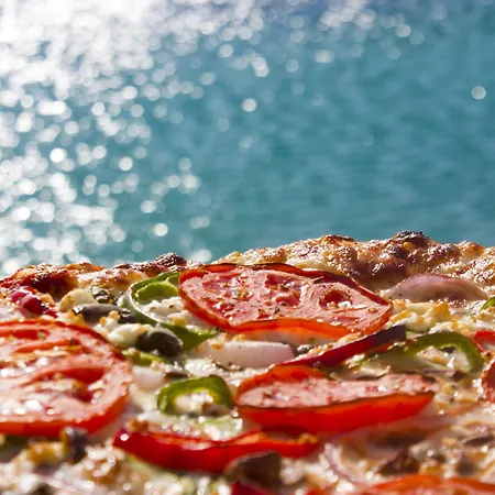 Flaskos Luxury Suites Aparthotel