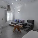 Flaskos Luxury Suites 4*