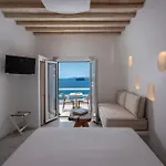 Flaskos Luxury Suites