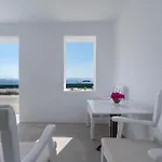 Flaskos Luxury شقة فندقية 4*