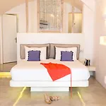 Flaskos Luxury شقة فندقية 4*