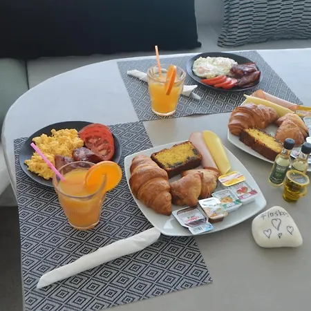 Flaskos Suites And More 4*