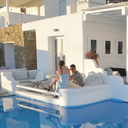 Flaskos Suites And More