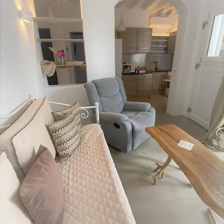 Flaskos Suites And More 4*