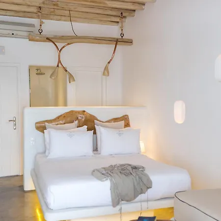 Aparthotel Flaskos Suites And More
