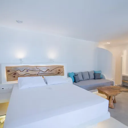 Flaskos Suites And More Aparthotel 4*