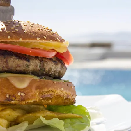 Aparthotel Flaskos Luxury Suites 4*