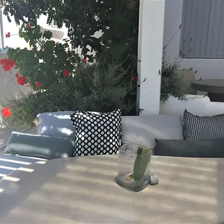 Flaskos Luxury Suites Agios Stefanos (Mykonos)