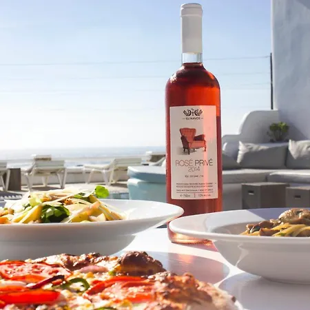 Flaskos Suites And More 4*