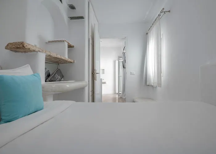 Aparthotel Flaskos Luxury Suites 4*