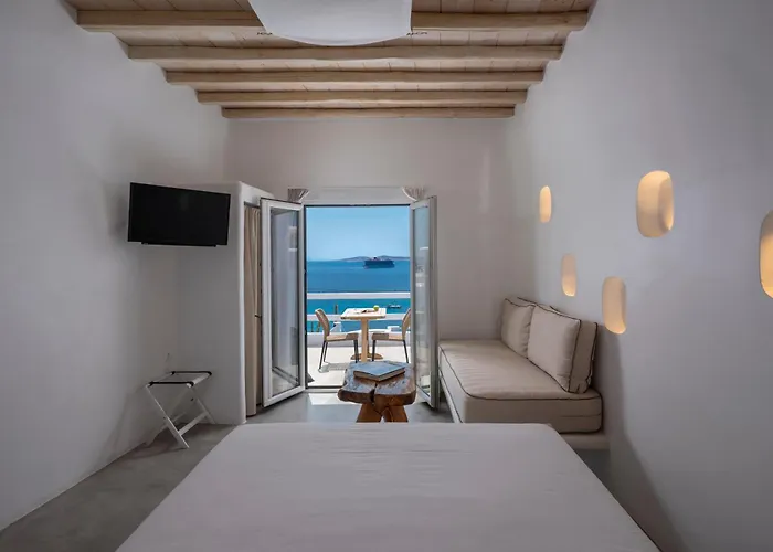 Flaskos Luxury Suites