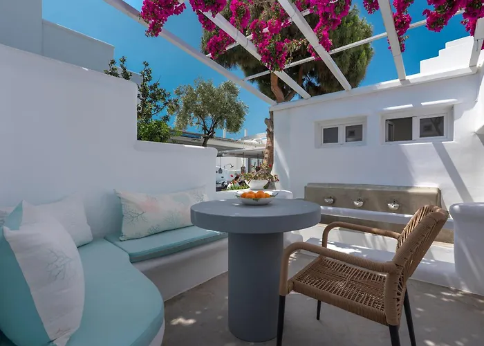 Flaskos Luxury Suites