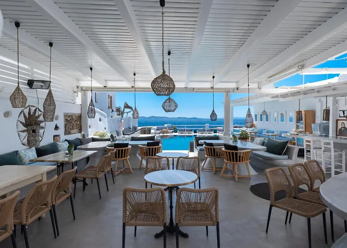 Aparthotel Flaskos Luxury Suites