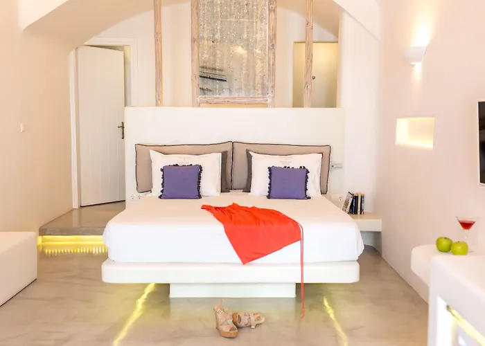 Flaskos Luxury 아파트호텔 4*