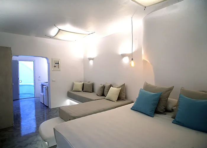 Flaskos Luxury Suites