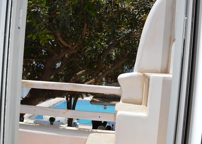 Aparthotel Flaskos Luxury Suites 4*