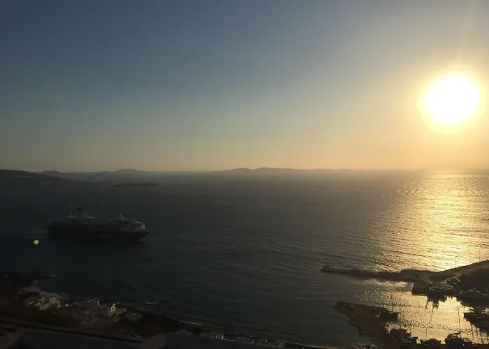 Flaskos Luxury 아파트호텔 4*