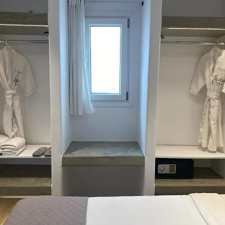 Flaskos And Aparthotel 4*
