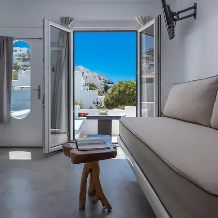 Flaskos Luxury Suites