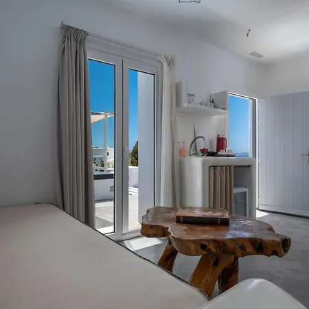 Aparthotel Flaskos Luxury Suites 4*