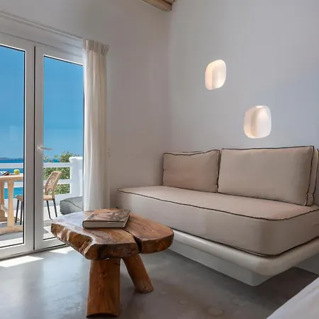 Aparthotel Flaskos Luxury Suites