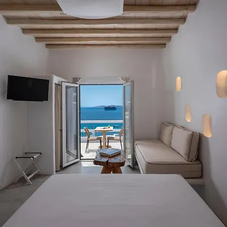 Flaskos Luxury Suites