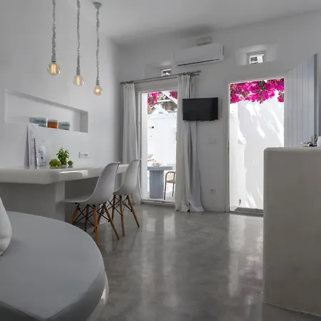 Aparthotel Flaskos Luxury Suites 4*