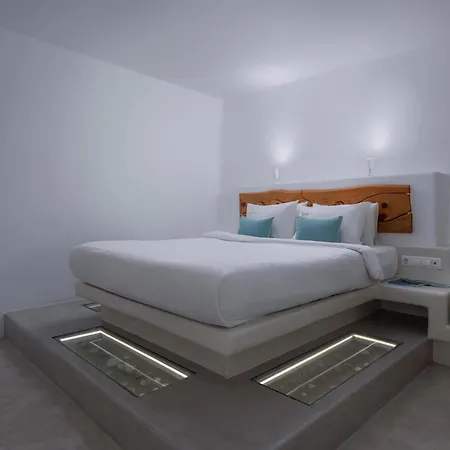 Flaskos Luxury 4*