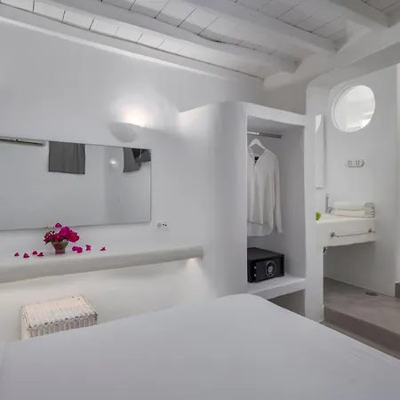 Flaskos Luxury Suites 4* Agios Stefanos (Mykonos)