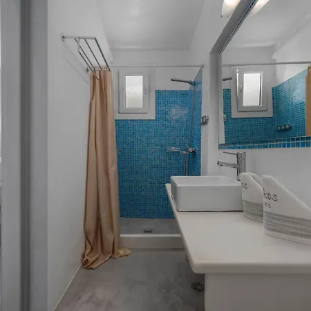 Flaskos Luxury Suites