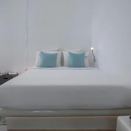 Flaskos Luxury Suites 4*