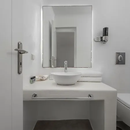 Aparthotel Flaskos Luxury Suites 4*