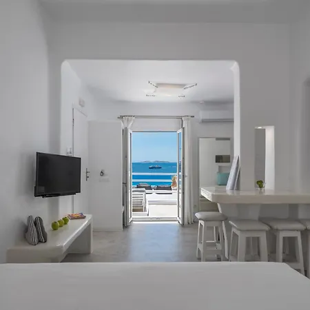 Flaskos Luxury Suites