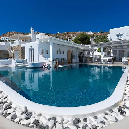 Flaskos Luxury 4*