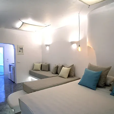 Flaskos Luxury Suites