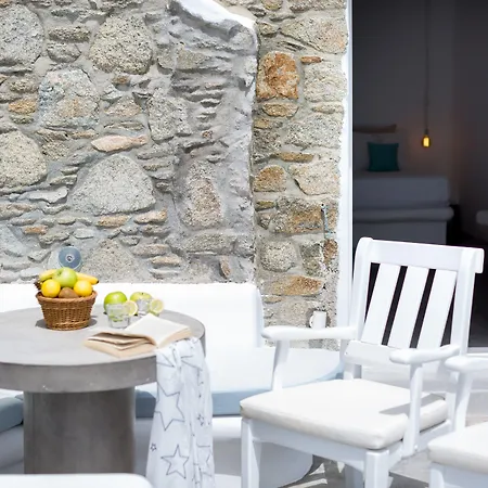 Flaskos Luxury Aparthotel 4*