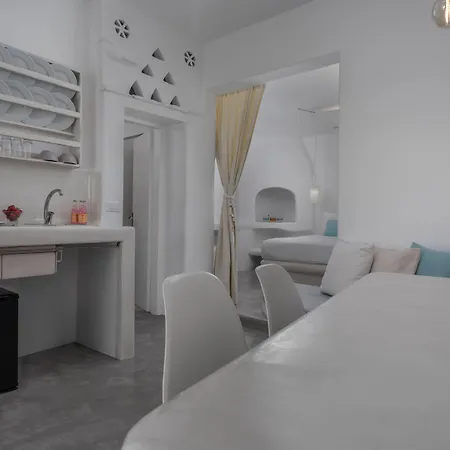 Flaskos Luxury 4*