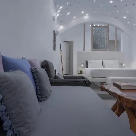 Flaskos Luxury מלון דירות 4*