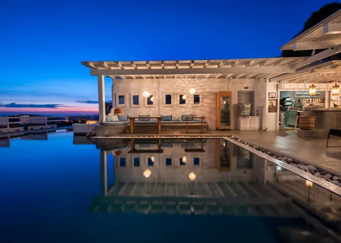 Flaskos Luxury Suites