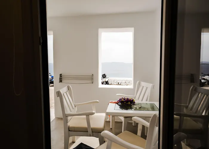 Flaskos Luxury Suites 4* Agios Stefanos (Mykonos)