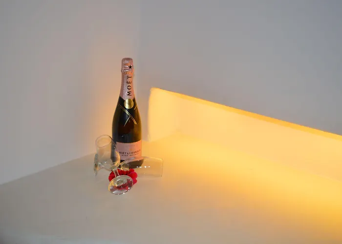 Flaskos Luxury شقة فندقية 4*