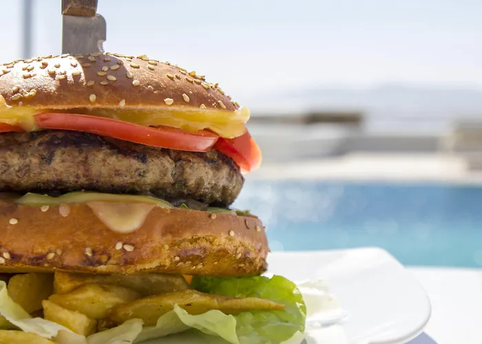 Aparthotel Flaskos Luxury Suites 4*