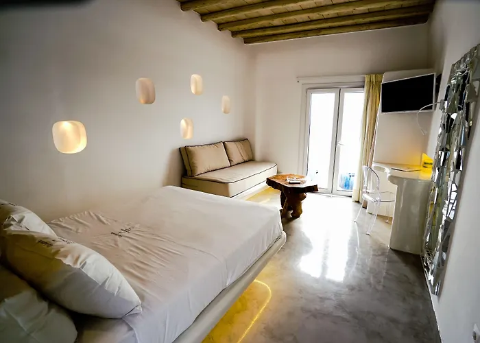 Aparthotel Flaskos Luxury Suites 4*