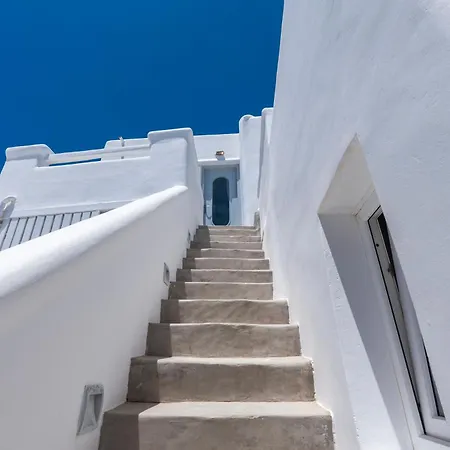 Flaskos Luxury 4*